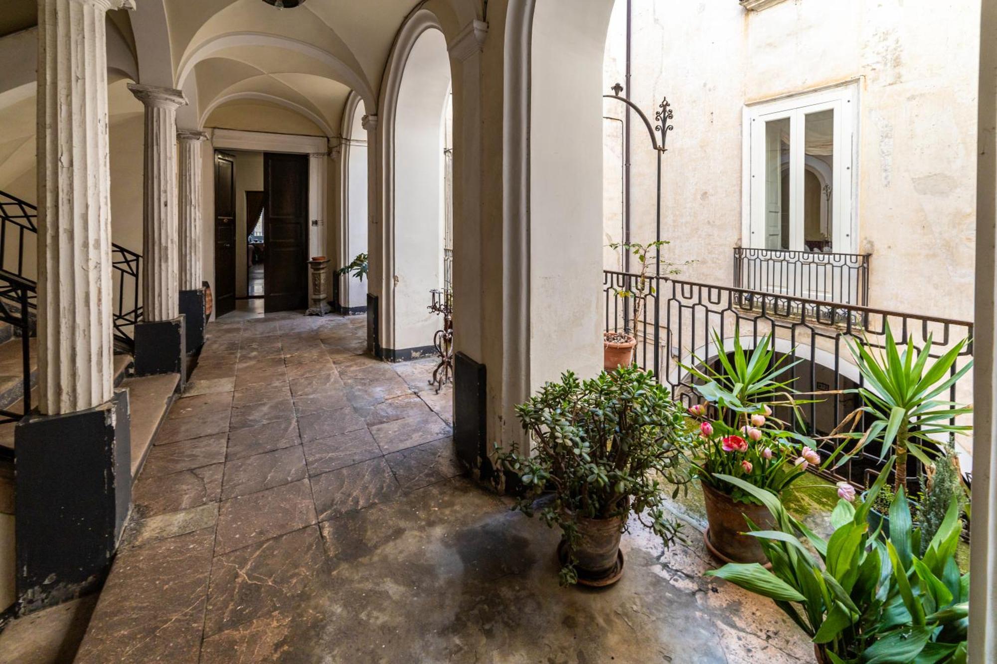 Dimora Storica Giostra Vecchia - Palazzo Grisolia 1809 Cosenza Exterior photo