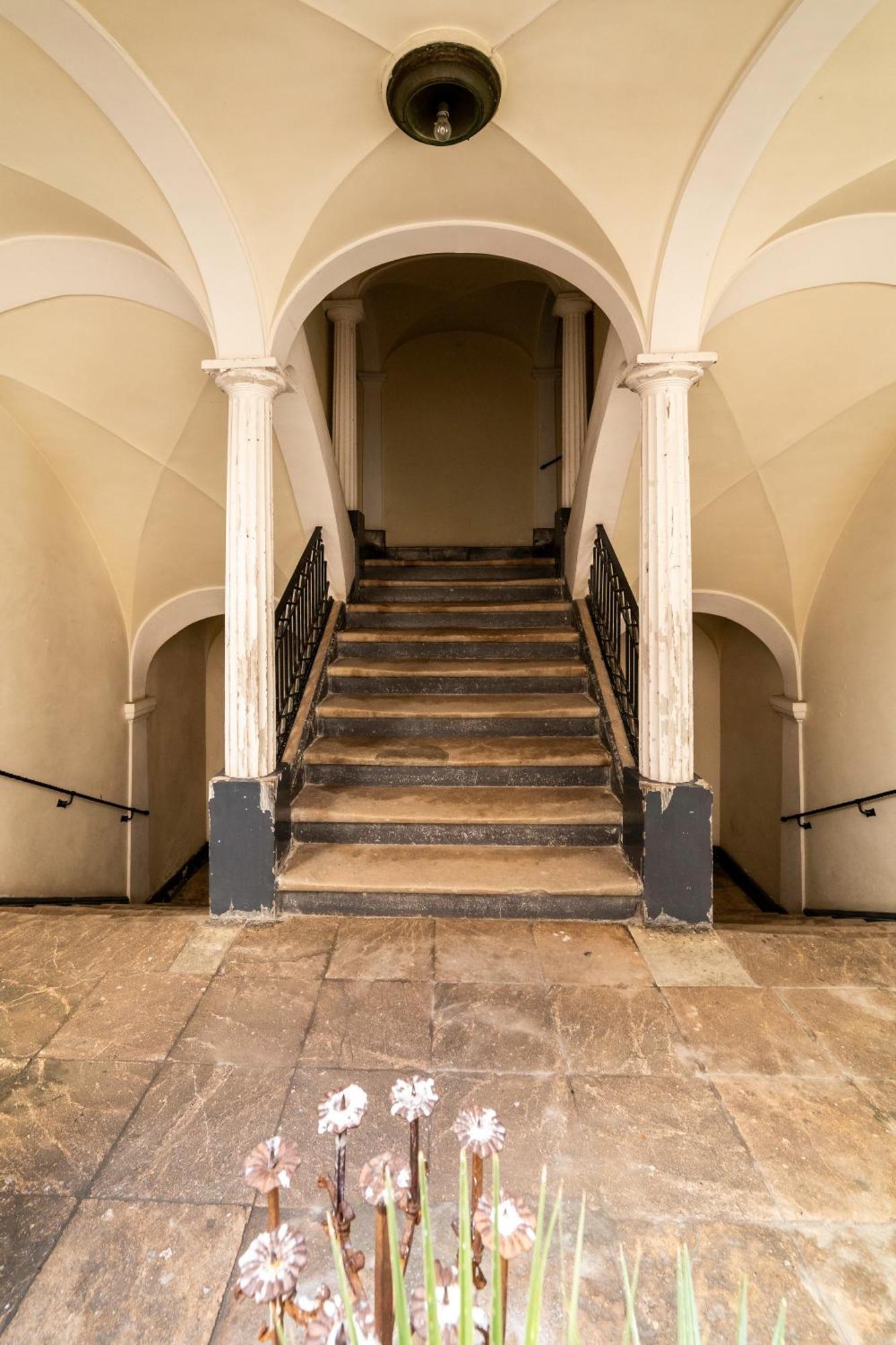 Dimora Storica Giostra Vecchia - Palazzo Grisolia 1809 Cosenza Exterior photo